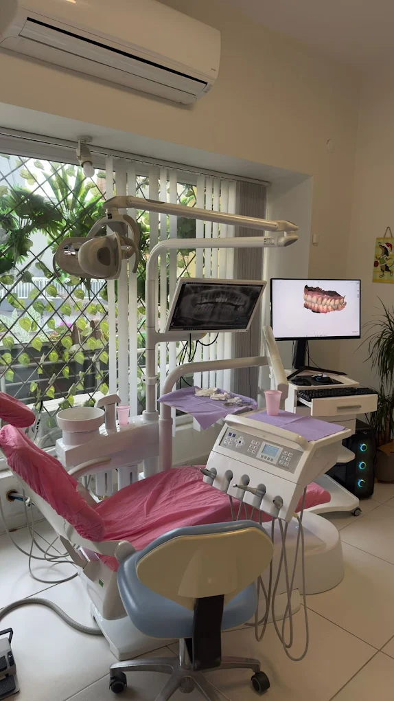 Teeth Whitening — Gallery image 1